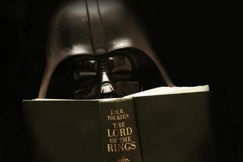 Darth-Vader-reading-Lord-of-the-Rings.jpg